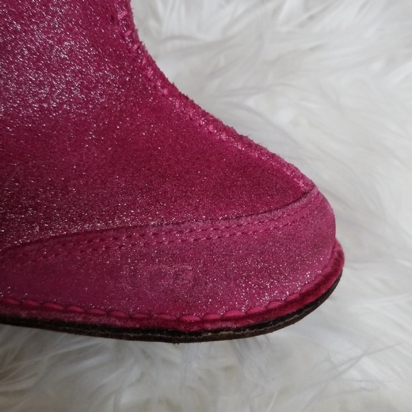 UGG Boots - Picture 3 of 7